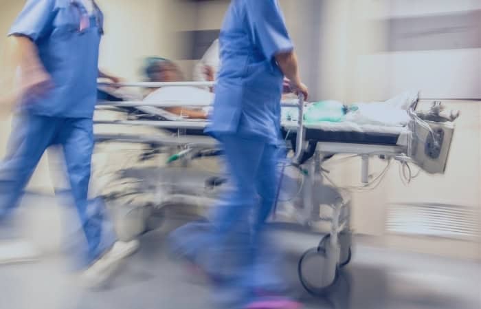 MÉDICOS URGENCIAS HOSPITALARIAS